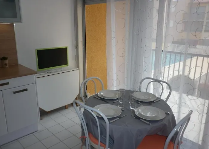 2 Pieces Vue Piscine Richelieu Cap D'agde *